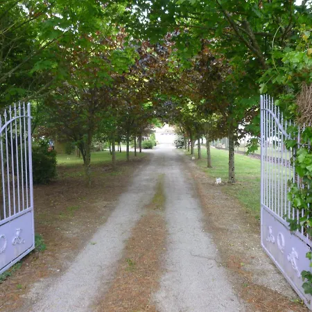 Bed & Breakfast L'eden Naturiste Spas 4*