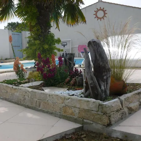 L'eden Naturiste Spas Couette-café 4*