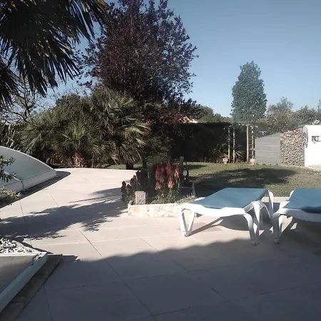 L'eden Naturiste Spas Bed and breakfast