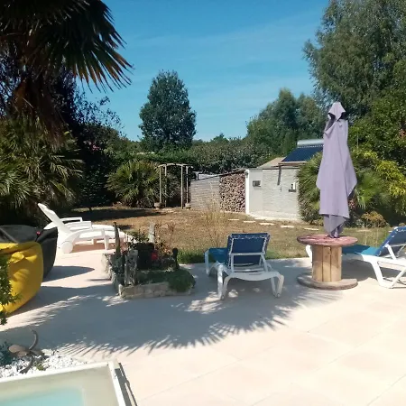 B&B L'eden Naturiste Spas 샬랑