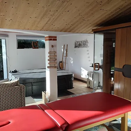 L'eden Naturiste Spas Couette-café *